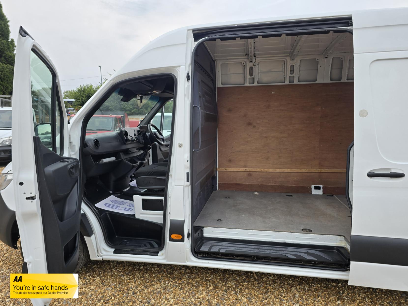 Mercedes-Benz Sprinter 2.1 311 CDI Panel Van 5dr Diesel Manual RWD L3 H2 Euro 6 (114 ps)