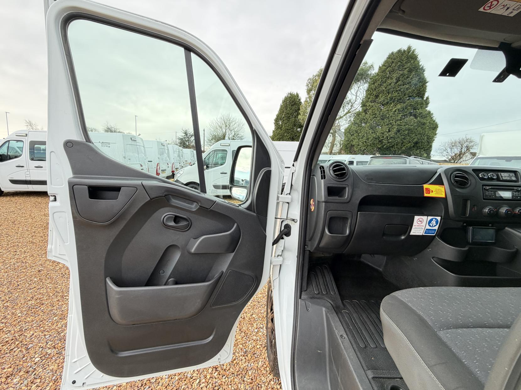 Vauxhall Movano 2.3 CDTi 3500 Panel Van 5dr Diesel Manual FWD L2 H2 Euro 6 (130 ps)