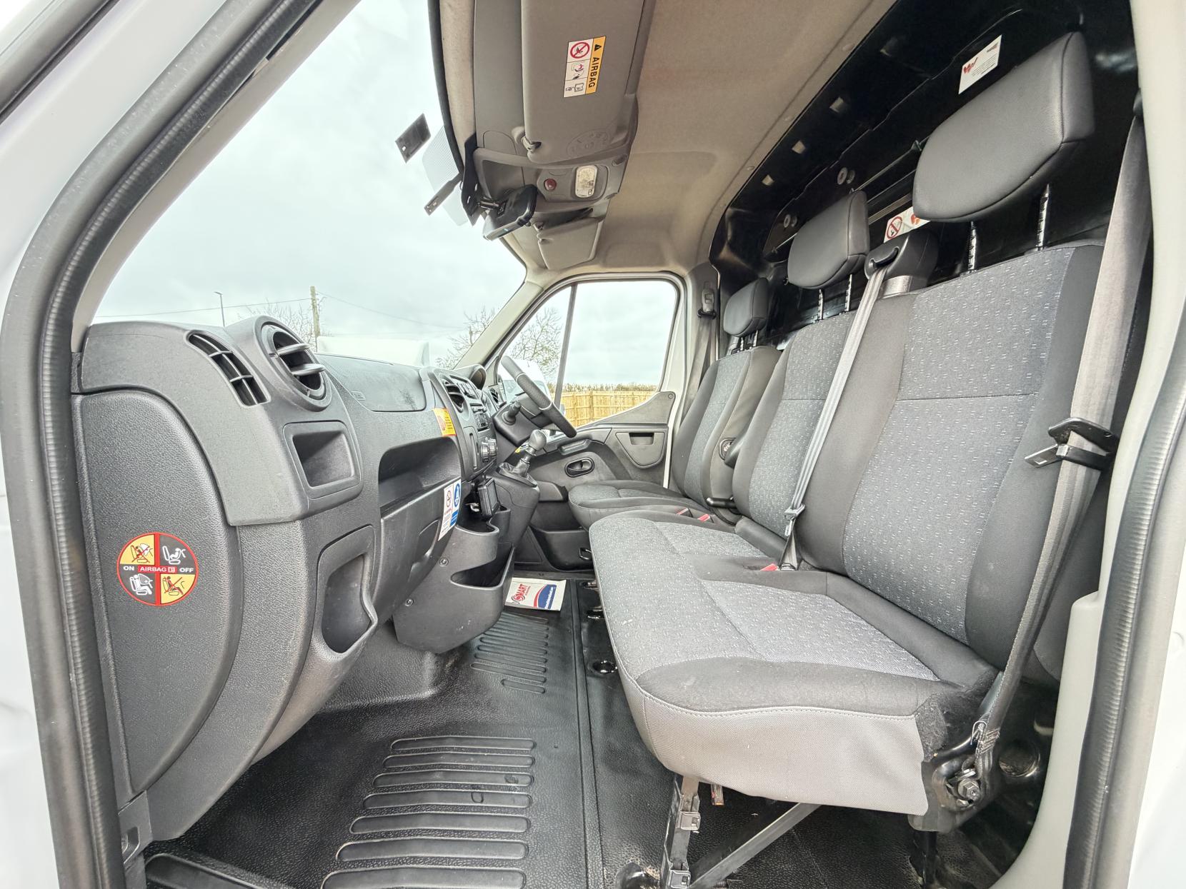 Vauxhall Movano 2.3 CDTi 3500 Panel Van 5dr Diesel Manual FWD L2 H2 Euro 6 (130 ps)