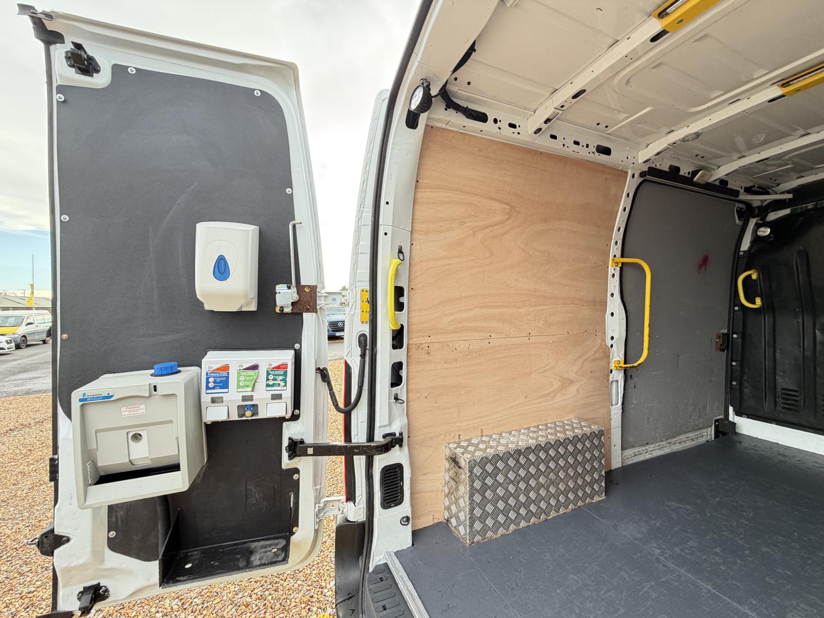 Vauxhall Movano 2.3 CDTi 3500 Panel Van 5dr Diesel Manual FWD L2 H2 Euro 6 (130 ps)