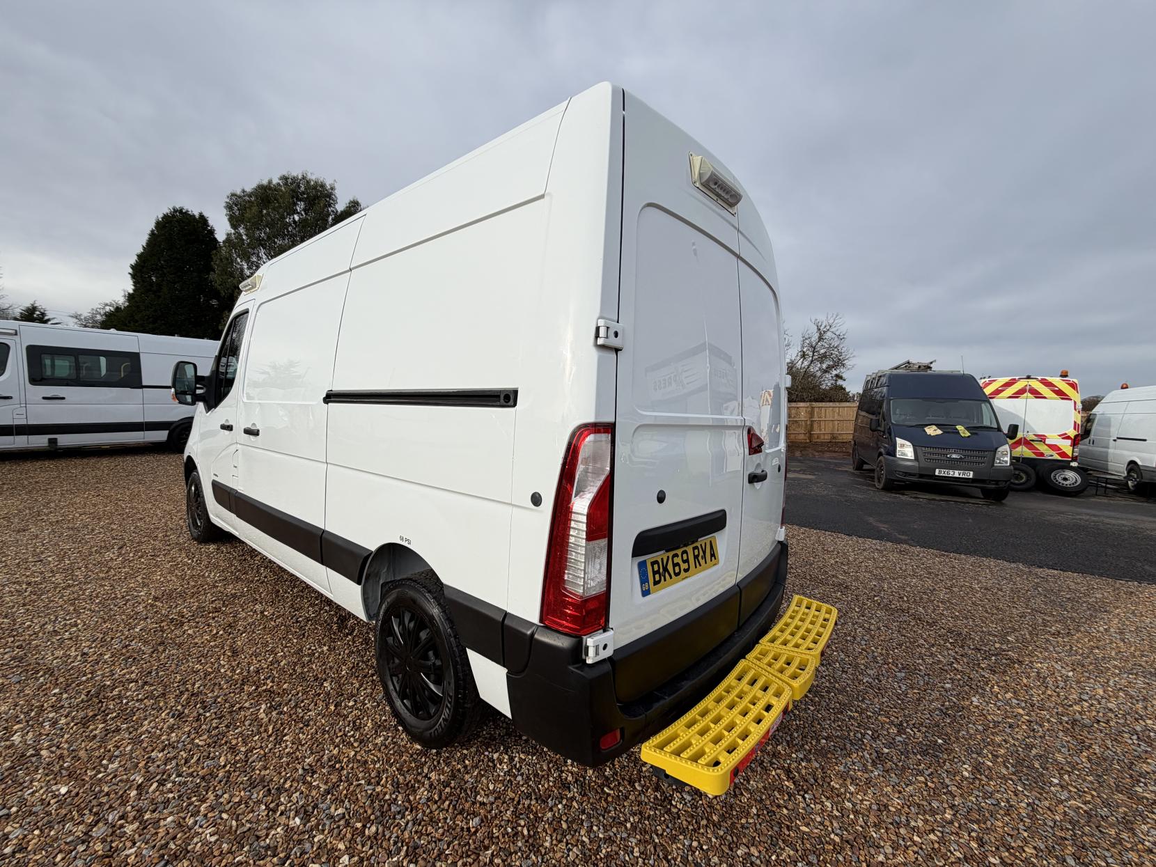 Vauxhall Movano 2.3 CDTi 3500 Panel Van 5dr Diesel Manual FWD L2 H2 Euro 6 (130 ps)