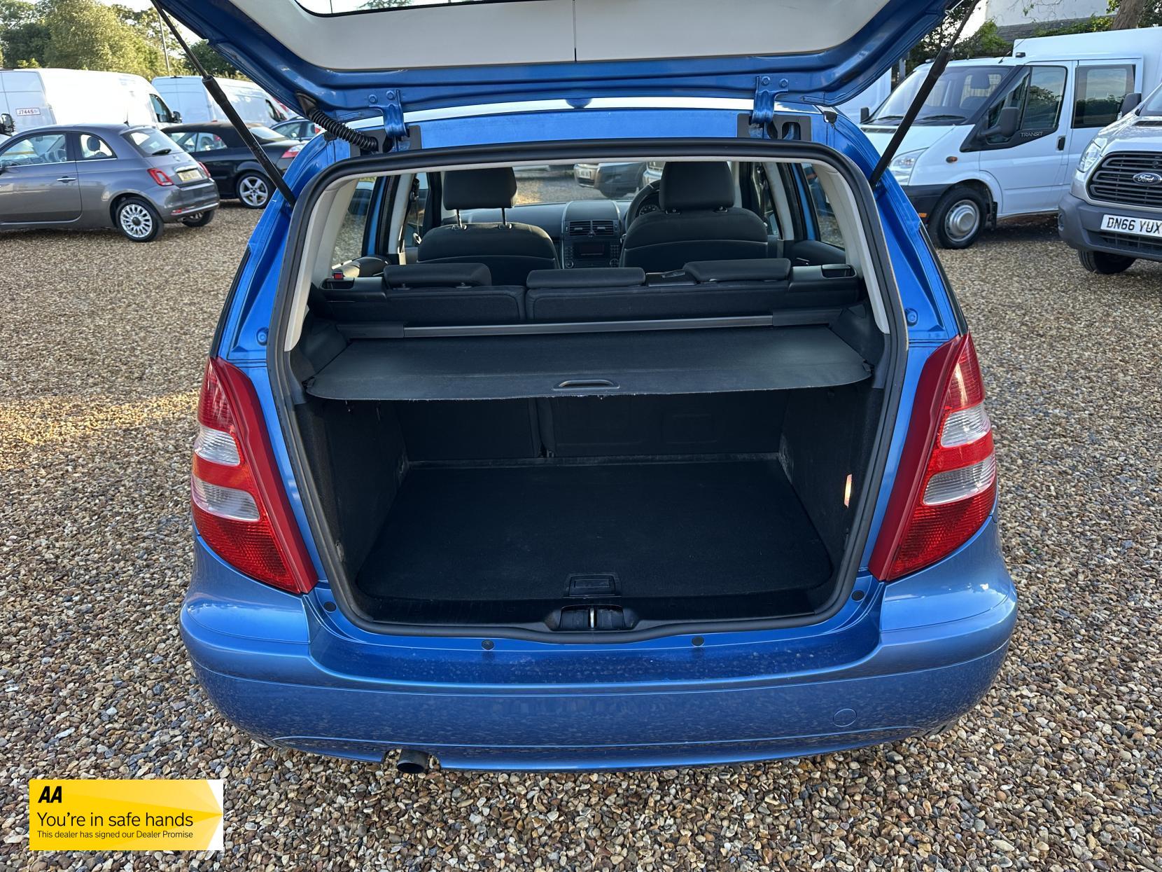 Mercedes-Benz A Class 1.5 A150 Classic Hatchback 5dr Petrol Manual (148 g/km, 95 bhp)