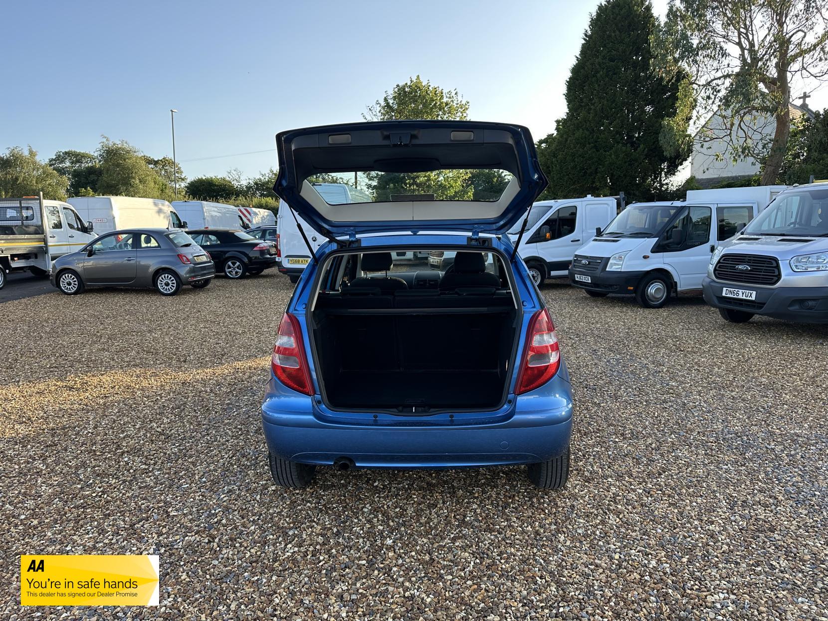 Mercedes-Benz A Class 1.5 A150 Classic Hatchback 5dr Petrol Manual (148 g/km, 95 bhp)