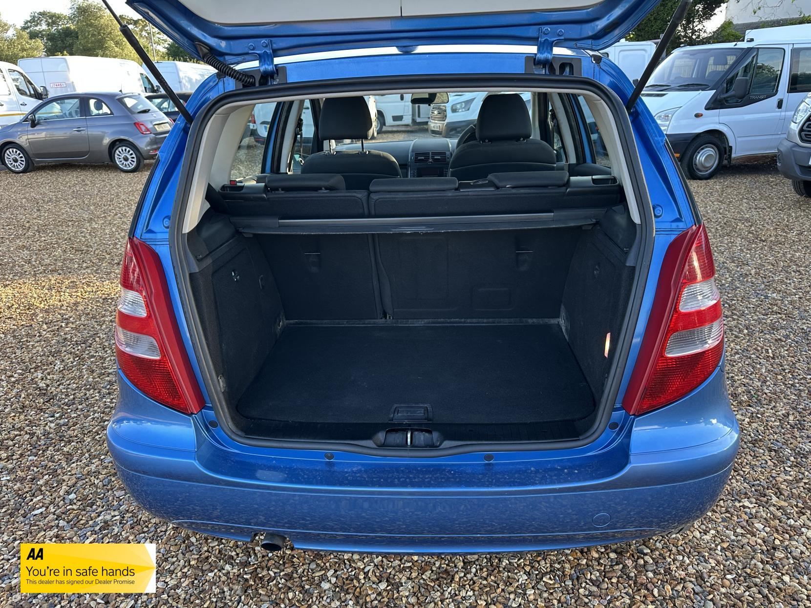 Mercedes-Benz A Class 1.5 A150 Classic Hatchback 5dr Petrol Manual (148 g/km, 95 bhp)