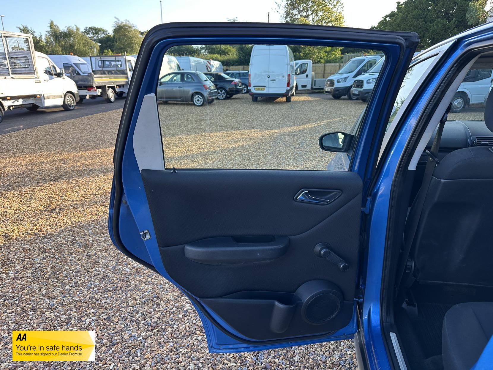 Mercedes-Benz A Class 1.5 A150 Classic Hatchback 5dr Petrol Manual (148 g/km, 95 bhp)