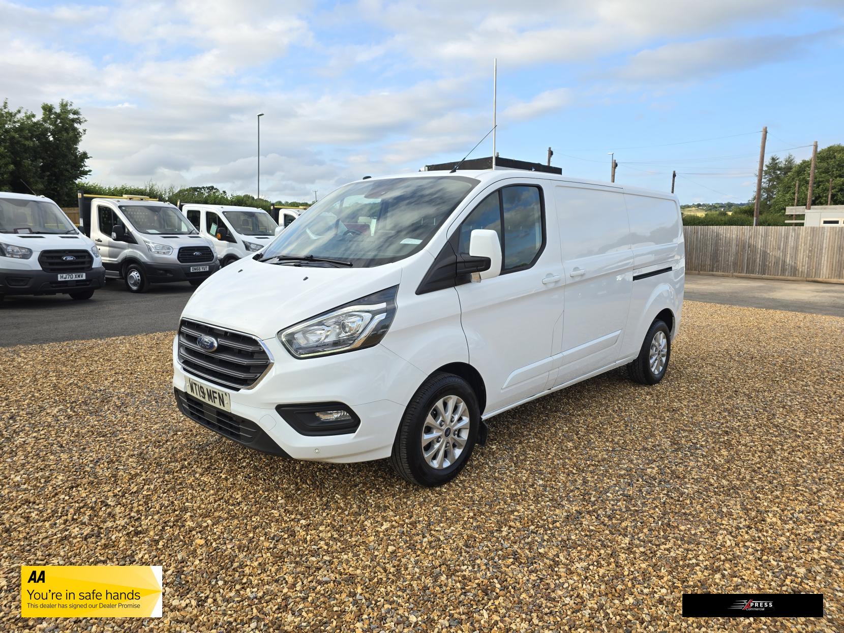 Ford Transit Custom Transit Custom 2.0 300 EcoBlue Limited Panel Van 5dr Diesel Manual L2 H1 Euro 6 (130 ps)
