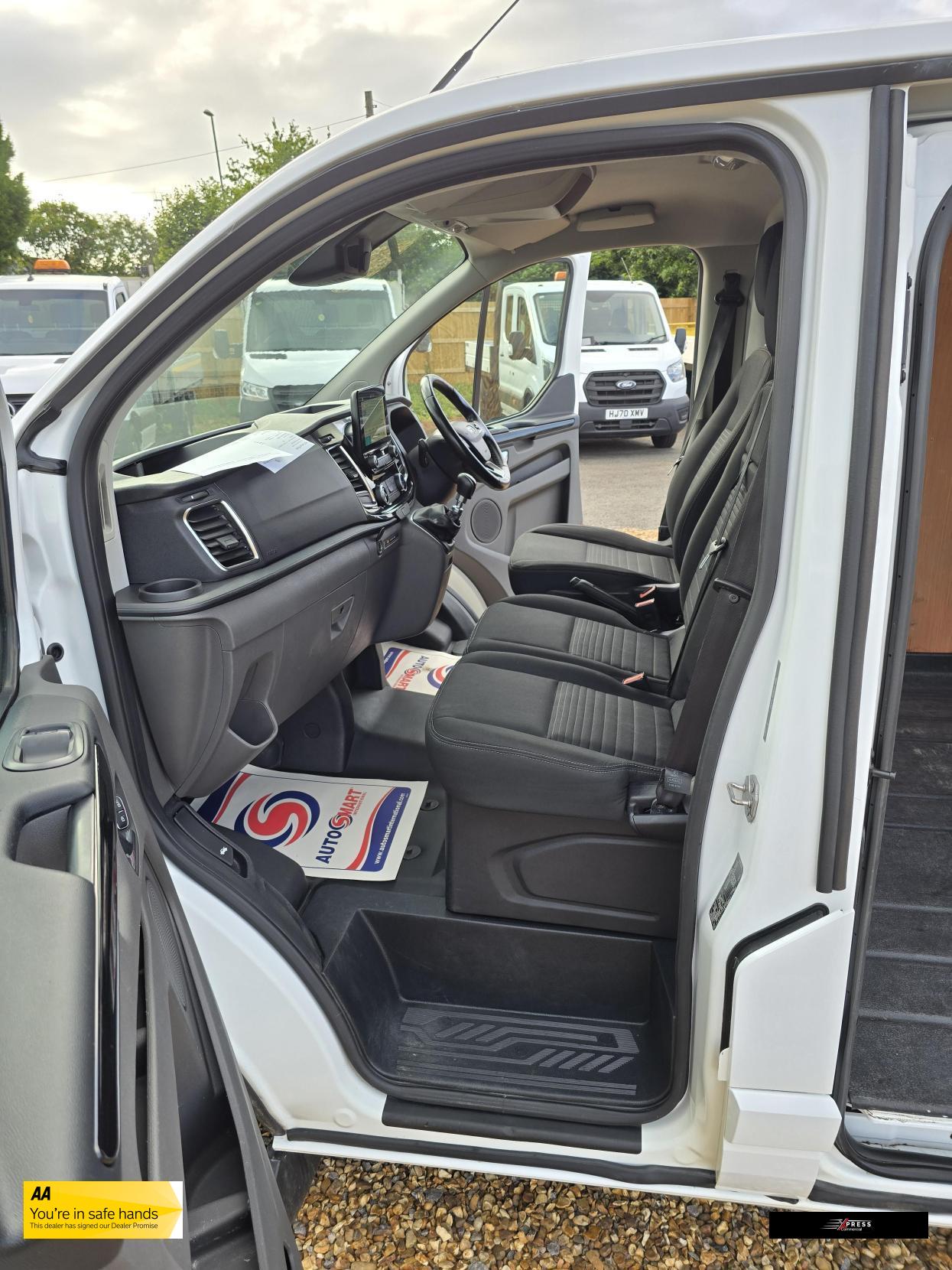 Ford Transit Custom Transit Custom 2.0 300 EcoBlue Limited Panel Van 5dr Diesel Manual L2 H1 Euro 6 (130 ps)