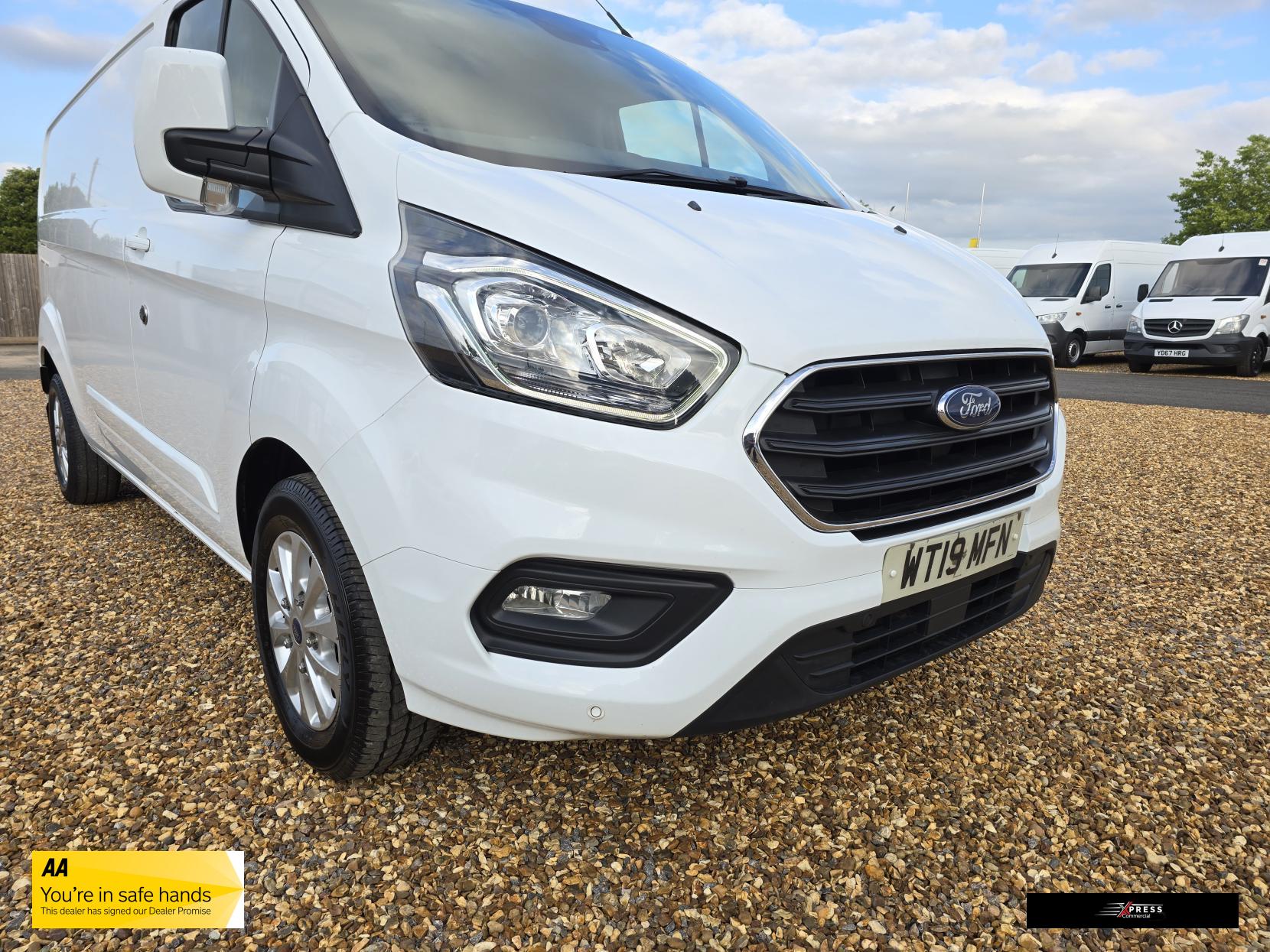 Ford Transit Custom Transit Custom 2.0 300 EcoBlue Limited Panel Van 5dr Diesel Manual L2 H1 Euro 6 (130 ps)