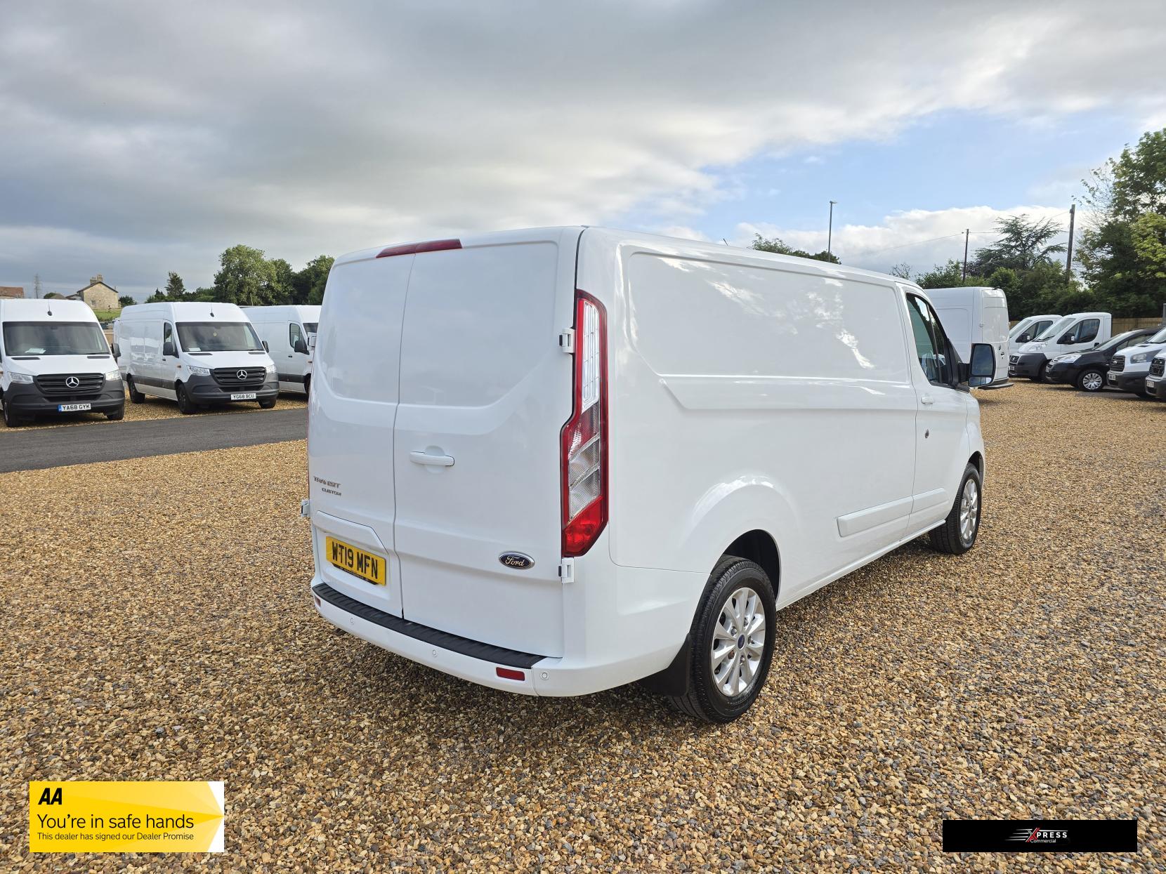 Ford Transit Custom Transit Custom 2.0 300 EcoBlue Limited Panel Van 5dr Diesel Manual L2 H1 Euro 6 (130 ps)