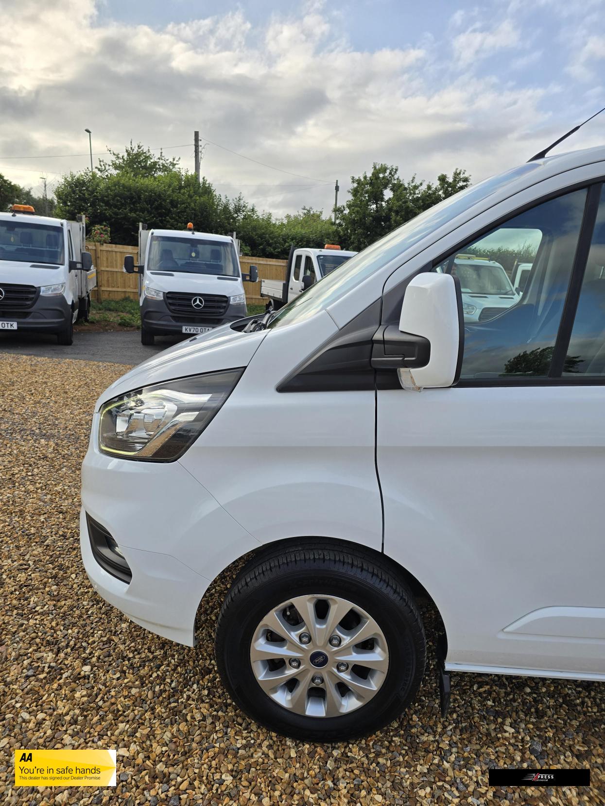 Ford Transit Custom Transit Custom 2.0 300 EcoBlue Limited Panel Van 5dr Diesel Manual L2 H1 Euro 6 (130 ps)