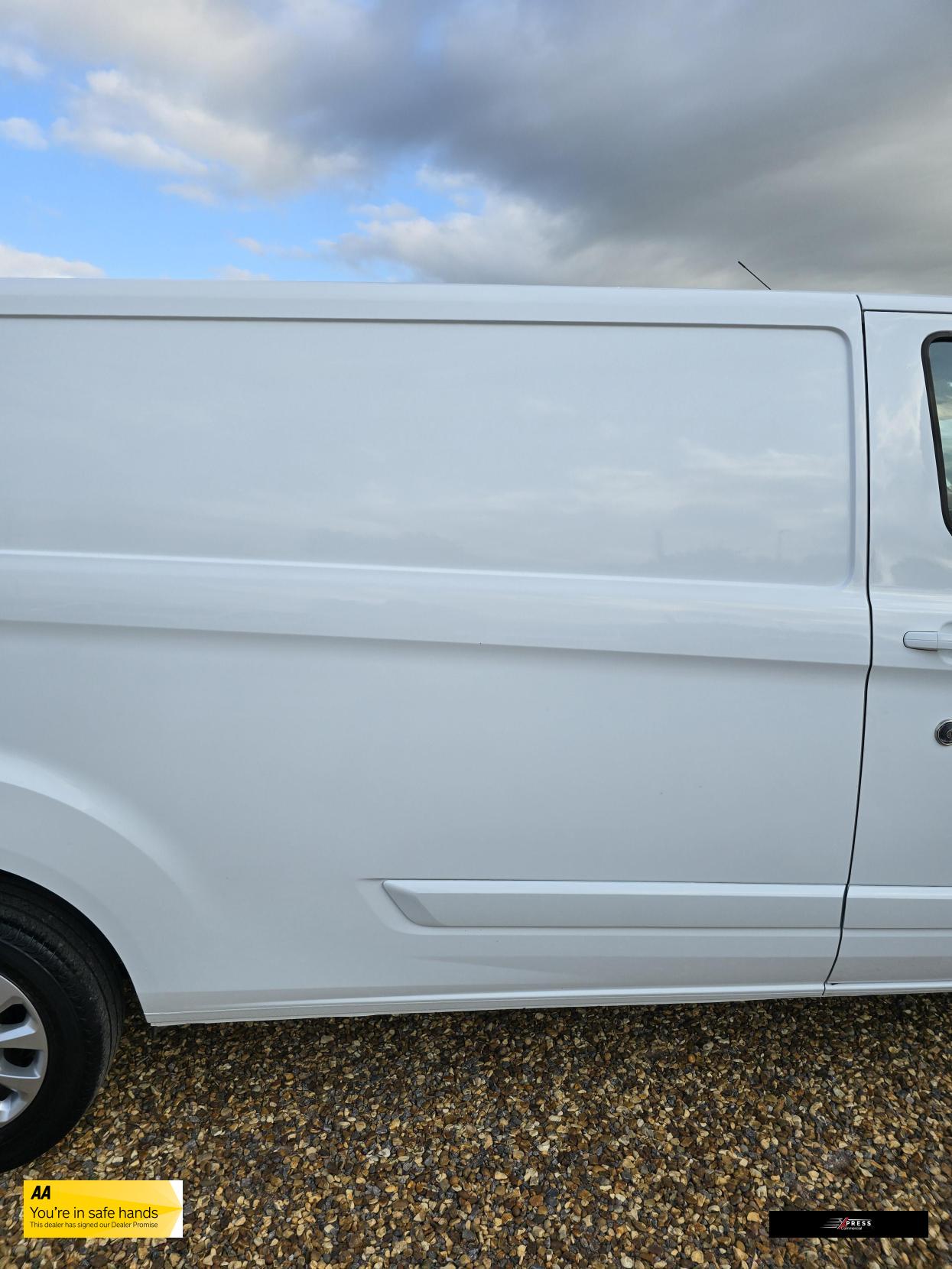 Ford Transit Custom Transit Custom 2.0 300 EcoBlue Limited Panel Van 5dr Diesel Manual L2 H1 Euro 6 (130 ps)