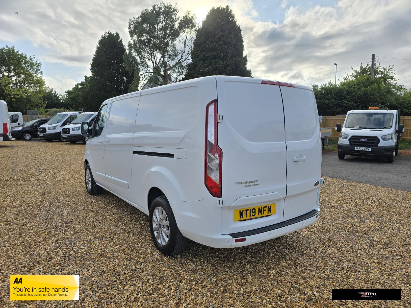 Ford Transit Custom Transit Custom 2.0 300 EcoBlue Limited Panel Van 5dr Diesel Manual L2 H1 Euro 6 (130 ps)