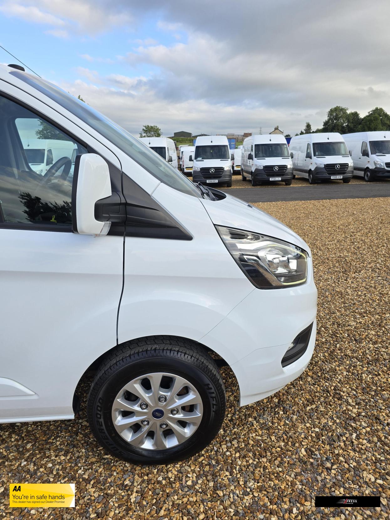 Ford Transit Custom Transit Custom 2.0 300 EcoBlue Limited Panel Van 5dr Diesel Manual L2 H1 Euro 6 (130 ps)
