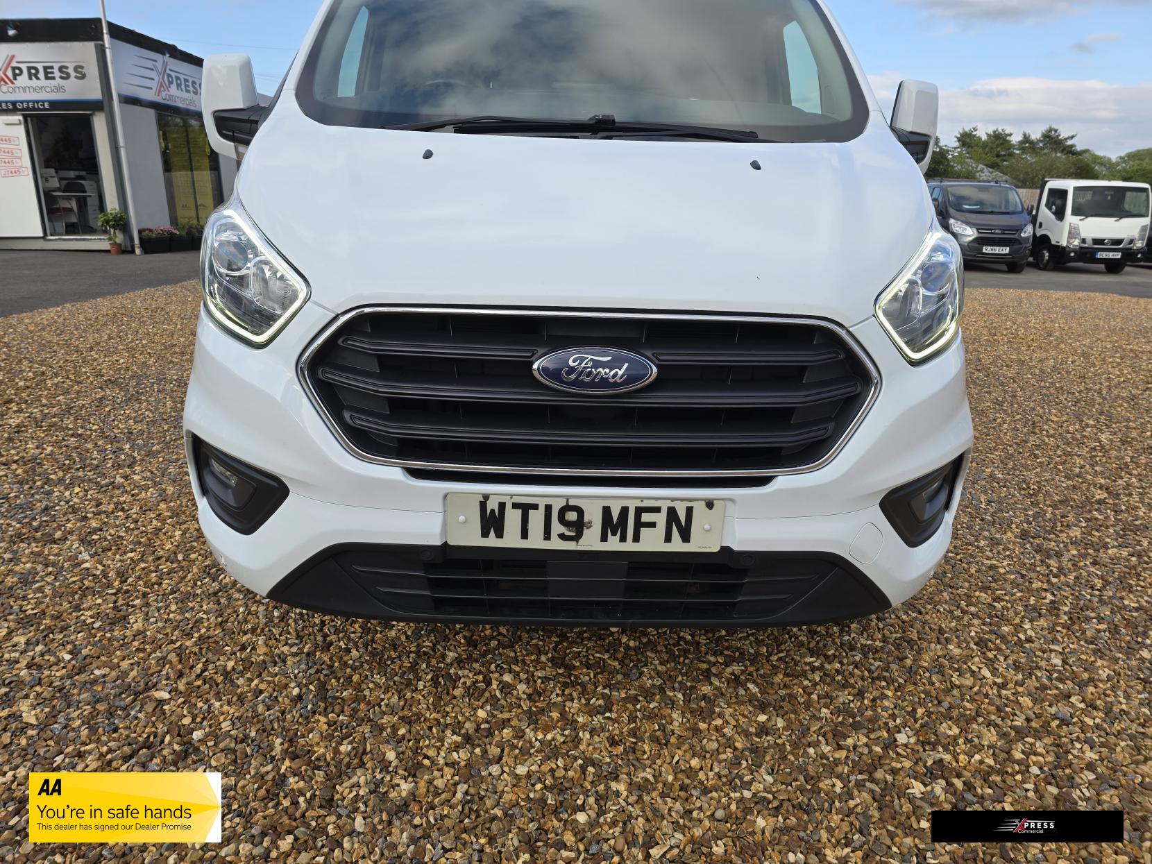 Ford Transit Custom Transit Custom 2.0 300 EcoBlue Limited Panel Van 5dr Diesel Manual L2 H1 Euro 6 (130 ps)