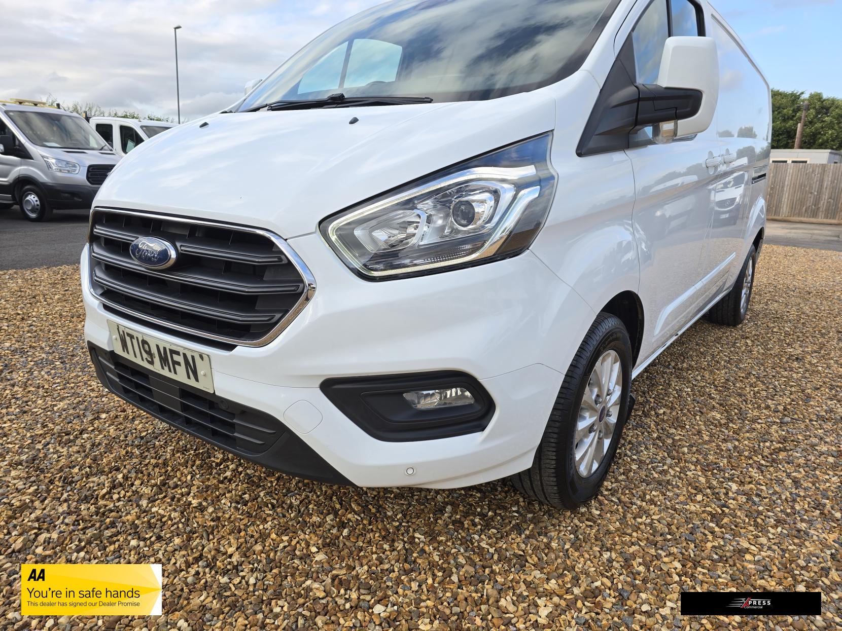 Ford Transit Custom Transit Custom 2.0 300 EcoBlue Limited Panel Van 5dr Diesel Manual L2 H1 Euro 6 (130 ps)