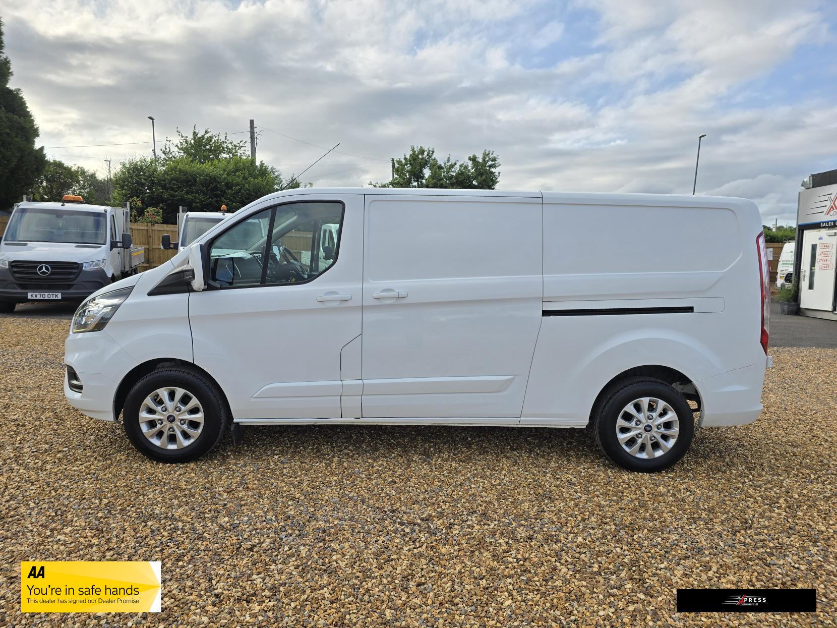 Ford Transit Custom Transit Custom 2.0 300 EcoBlue Limited Panel Van 5dr Diesel Manual L2 H1 Euro 6 (130 ps)
