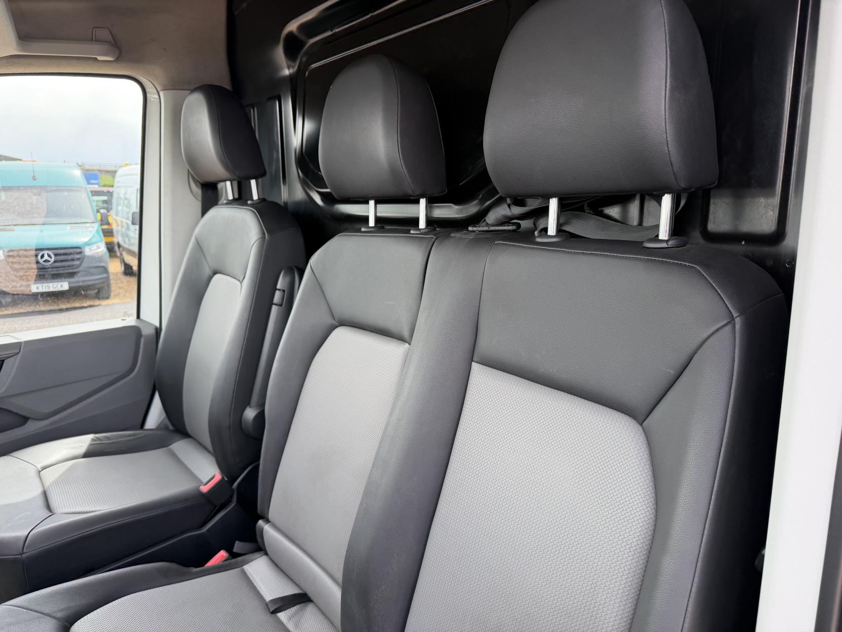 2021 Volkswagen Crafter 2.0 TDI CR35 Trendline Panel Van 5dr Diesel Manual FWD LWB High Roof Euro 6 (s/s) (140 ps) - Thumbnail 21