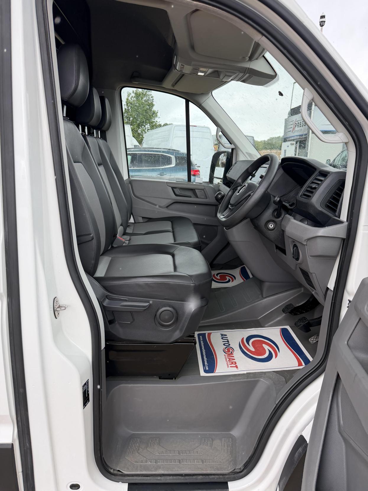2021 Volkswagen Crafter 2.0 TDI CR35 Trendline Panel Van 5dr Diesel Manual FWD LWB High Roof Euro 6 (s/s) (140 ps) - Thumbnail 18