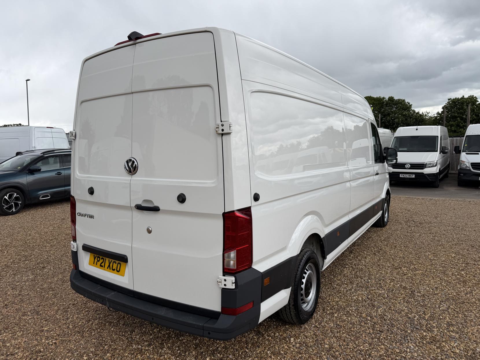 2021 Volkswagen Crafter 2.0 TDI CR35 Trendline Panel Van 5dr Diesel Manual FWD LWB High Roof Euro 6 (s/s) (140 ps) - Thumbnail 14