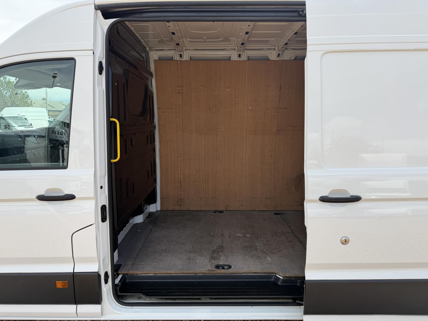2021 Volkswagen Crafter 2.0 TDI CR35 Trendline Panel Van 5dr Diesel Manual FWD LWB High Roof Euro 6 (s/s) (140 ps) - Thumbnail 40