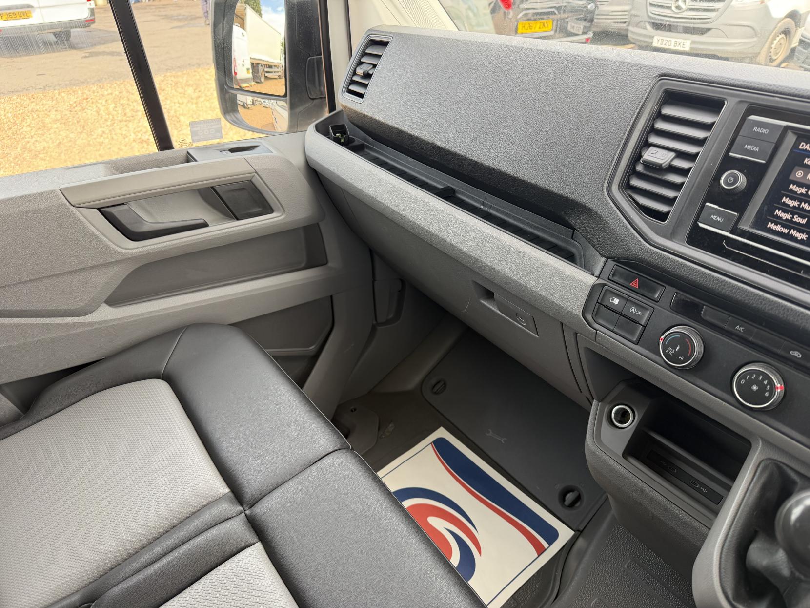 2021 Volkswagen Crafter 2.0 TDI CR35 Trendline Panel Van 5dr Diesel Manual FWD LWB High Roof Euro 6 (s/s) (140 ps) - Thumbnail 36