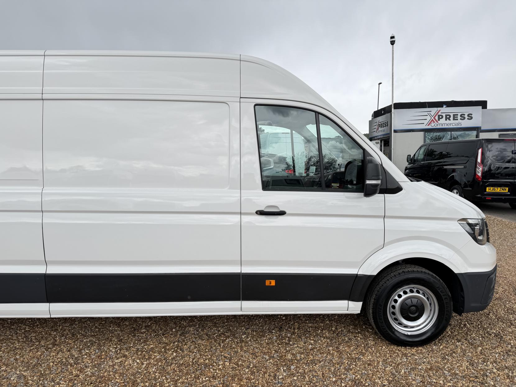 2021 Volkswagen Crafter 2.0 TDI CR35 Trendline Panel Van 5dr Diesel Manual FWD LWB High Roof Euro 6 (s/s) (140 ps) - Thumbnail 16