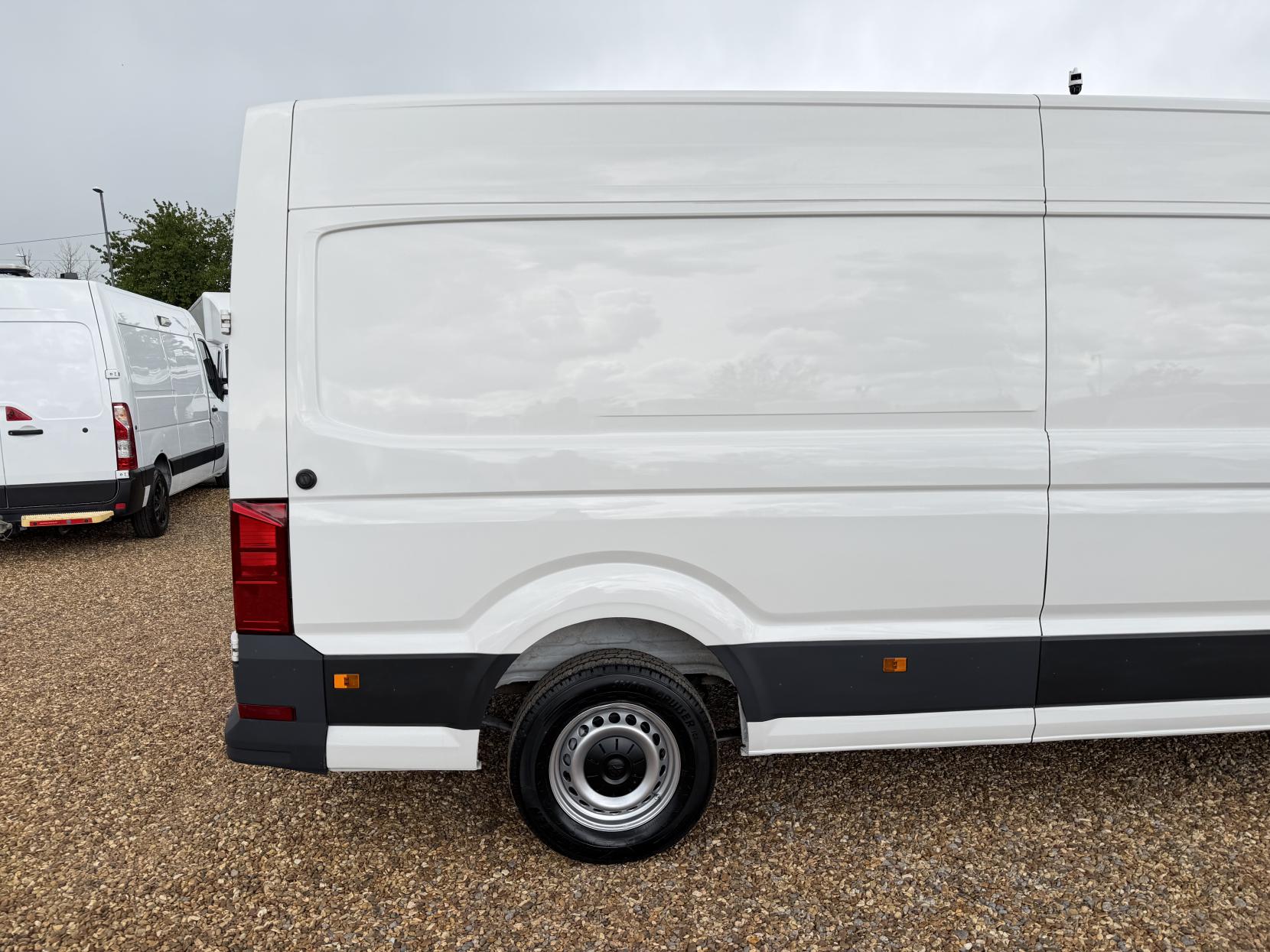 2021 Volkswagen Crafter 2.0 TDI CR35 Trendline Panel Van 5dr Diesel Manual FWD LWB High Roof Euro 6 (s/s) (140 ps) - Thumbnail 15