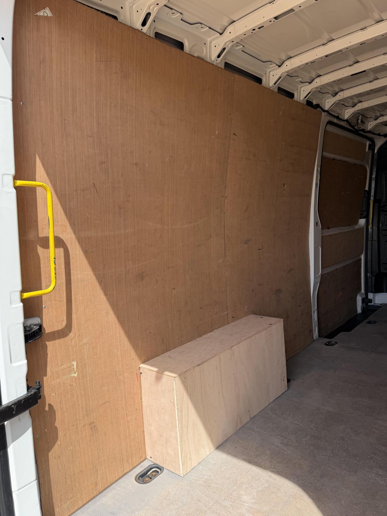 2021 Volkswagen Crafter 2.0 TDI CR35 Trendline Panel Van 5dr Diesel Manual FWD LWB High Roof Euro 6 (s/s) (140 ps) - Thumbnail 44