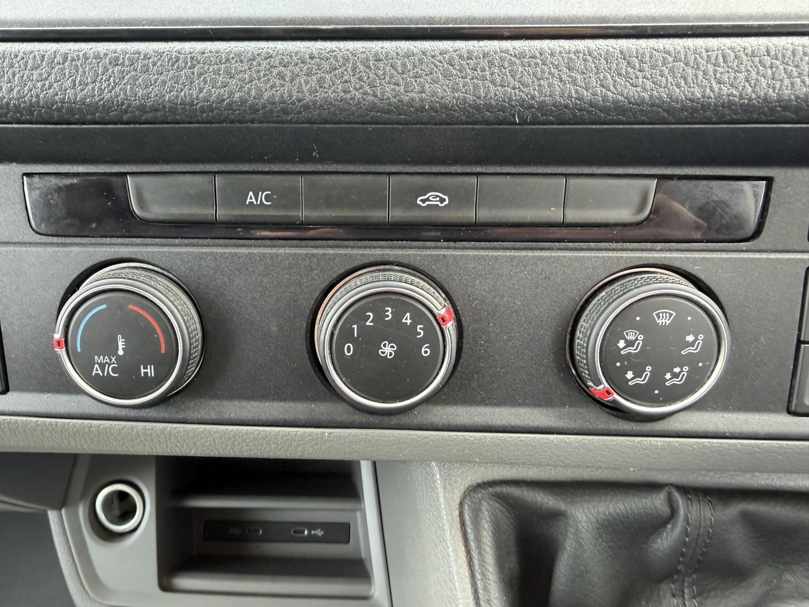 2021 Volkswagen Crafter 2.0 TDI CR35 Trendline Panel Van 5dr Diesel Manual FWD LWB High Roof Euro 6 (s/s) (140 ps) - Thumbnail 29