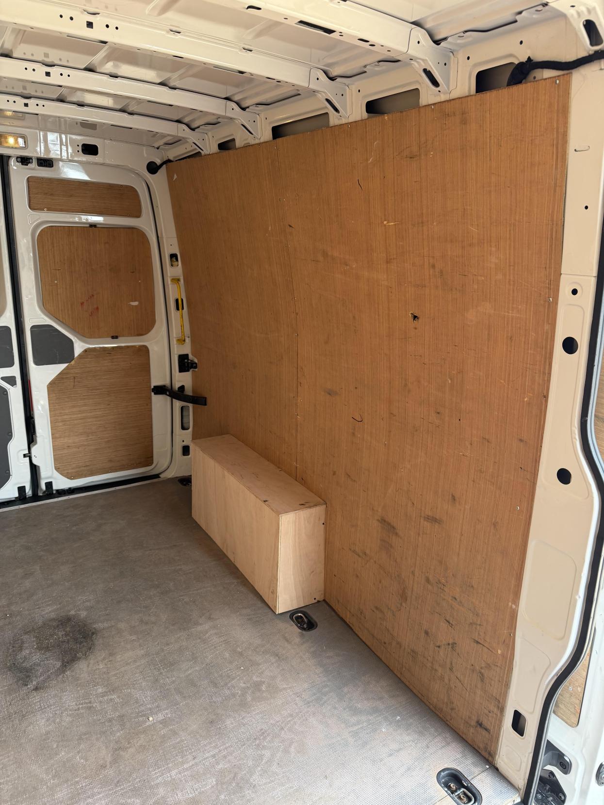 2021 Volkswagen Crafter 2.0 TDI CR35 Trendline Panel Van 5dr Diesel Manual FWD LWB High Roof Euro 6 (s/s) (140 ps) - Thumbnail 42