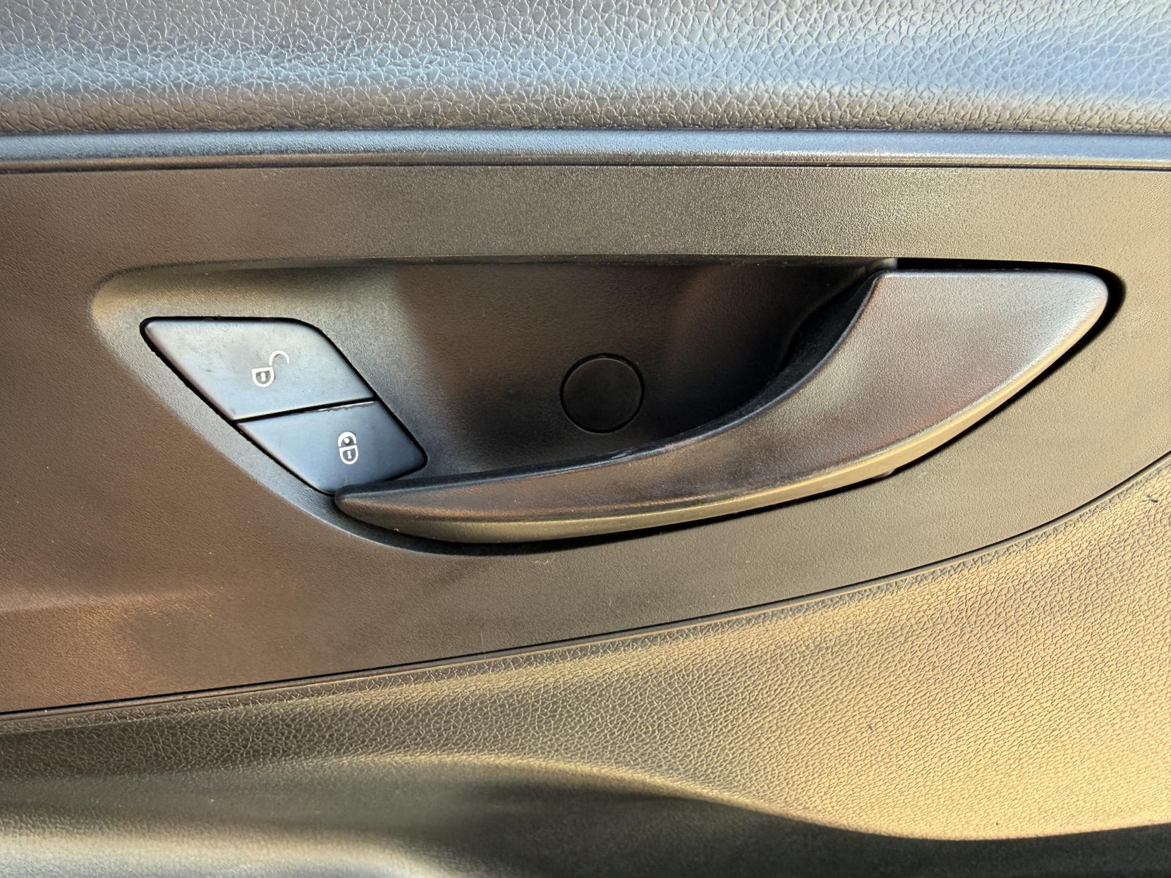 2019 Mercedes-Benz Sprinter 2.1 314 CDI Panel Van 5dr Diesel Manual FWD L2 H2 Euro 6 (143 ps) - Thumbnail 11