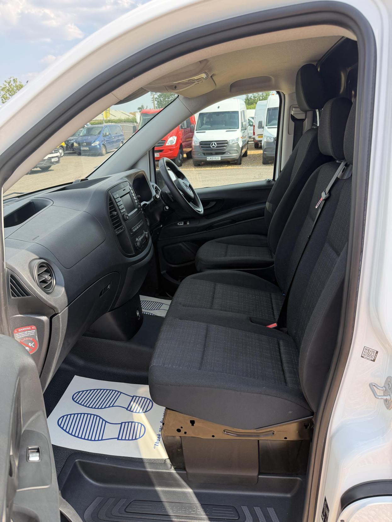 2017 Mercedes-Benz Vito 2.1 114 CDI BlueTEC Panel Van 5dr Diesel Manual RWD L3 Euro 6 (s/s) (136 ps) - Thumbnail 22