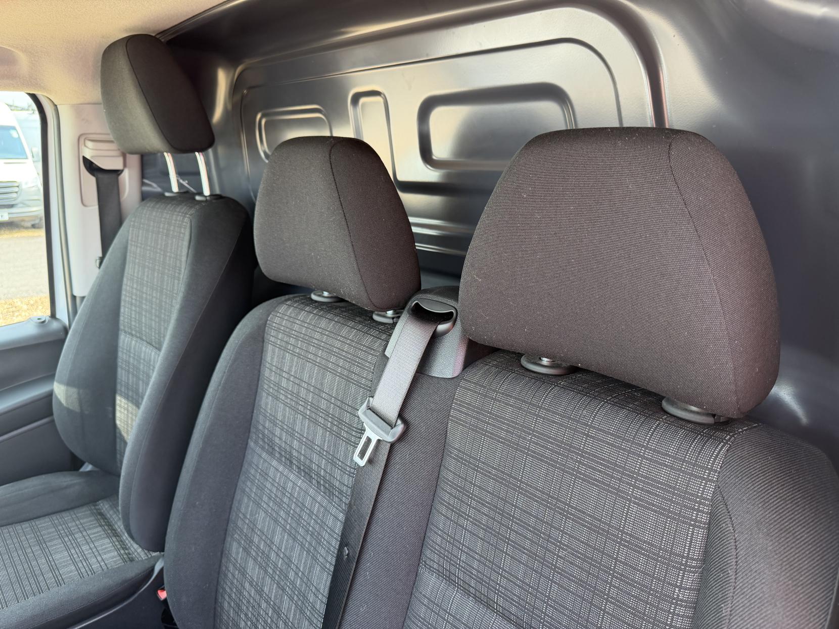 2017 Mercedes-Benz Vito 2.1 114 CDI BlueTEC Panel Van 5dr Diesel Manual RWD L3 Euro 6 (s/s) (136 ps) - Thumbnail 19