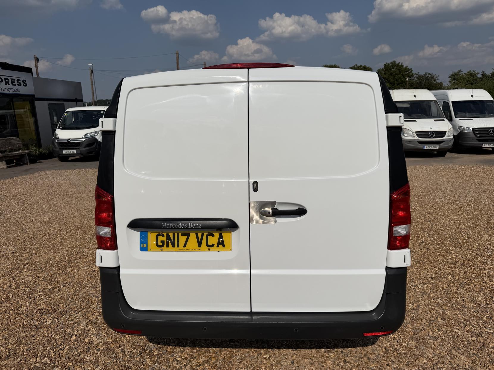 2017 Mercedes-Benz Vito 2.1 114 CDI BlueTEC Panel Van 5dr Diesel Manual RWD L3 Euro 6 (s/s) (136 ps) - Thumbnail 10