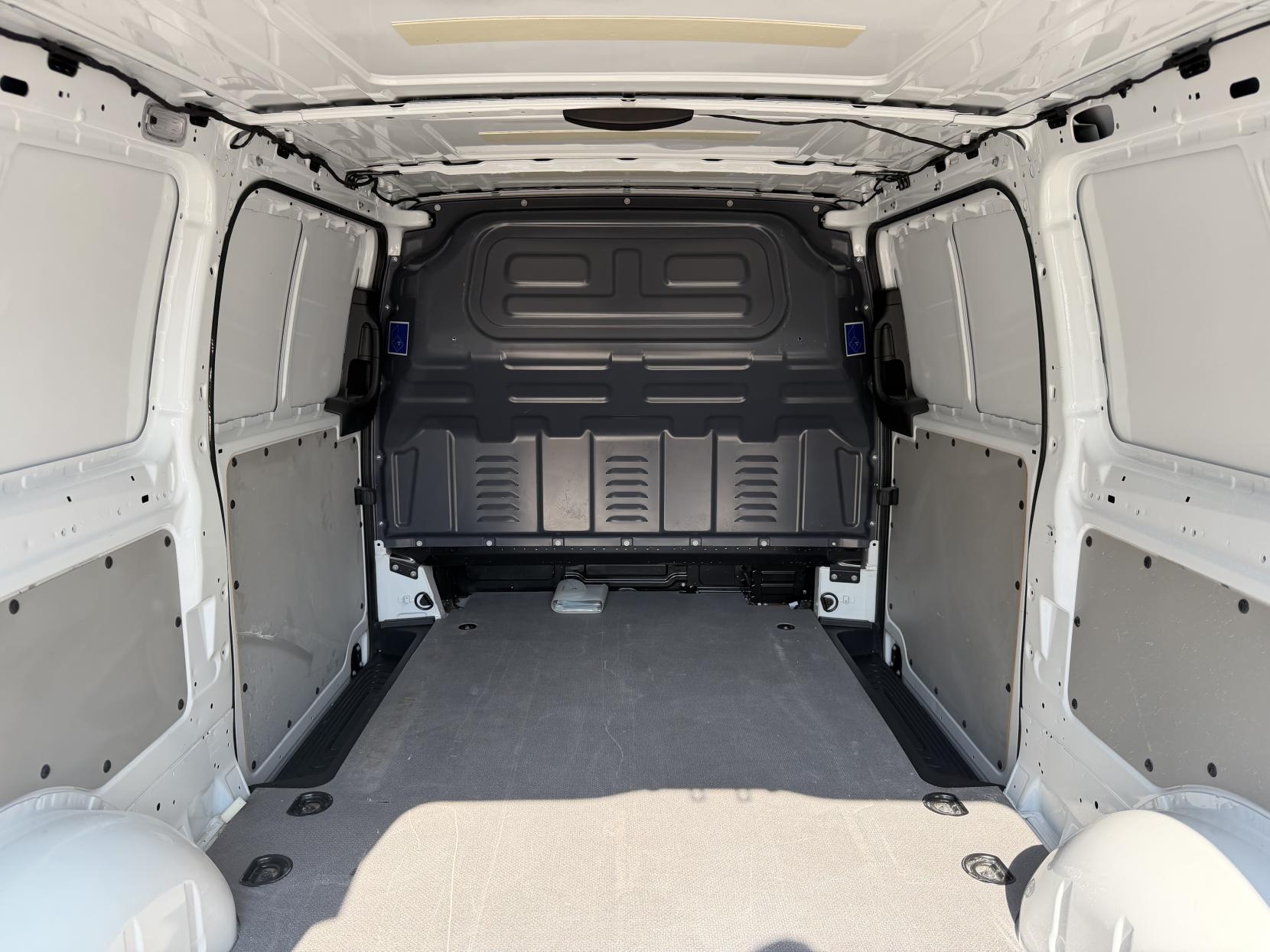 2017 Mercedes-Benz Vito 2.1 114 CDI BlueTEC Panel Van 5dr Diesel Manual RWD L3 Euro 6 (s/s) (136 ps) - Thumbnail 26