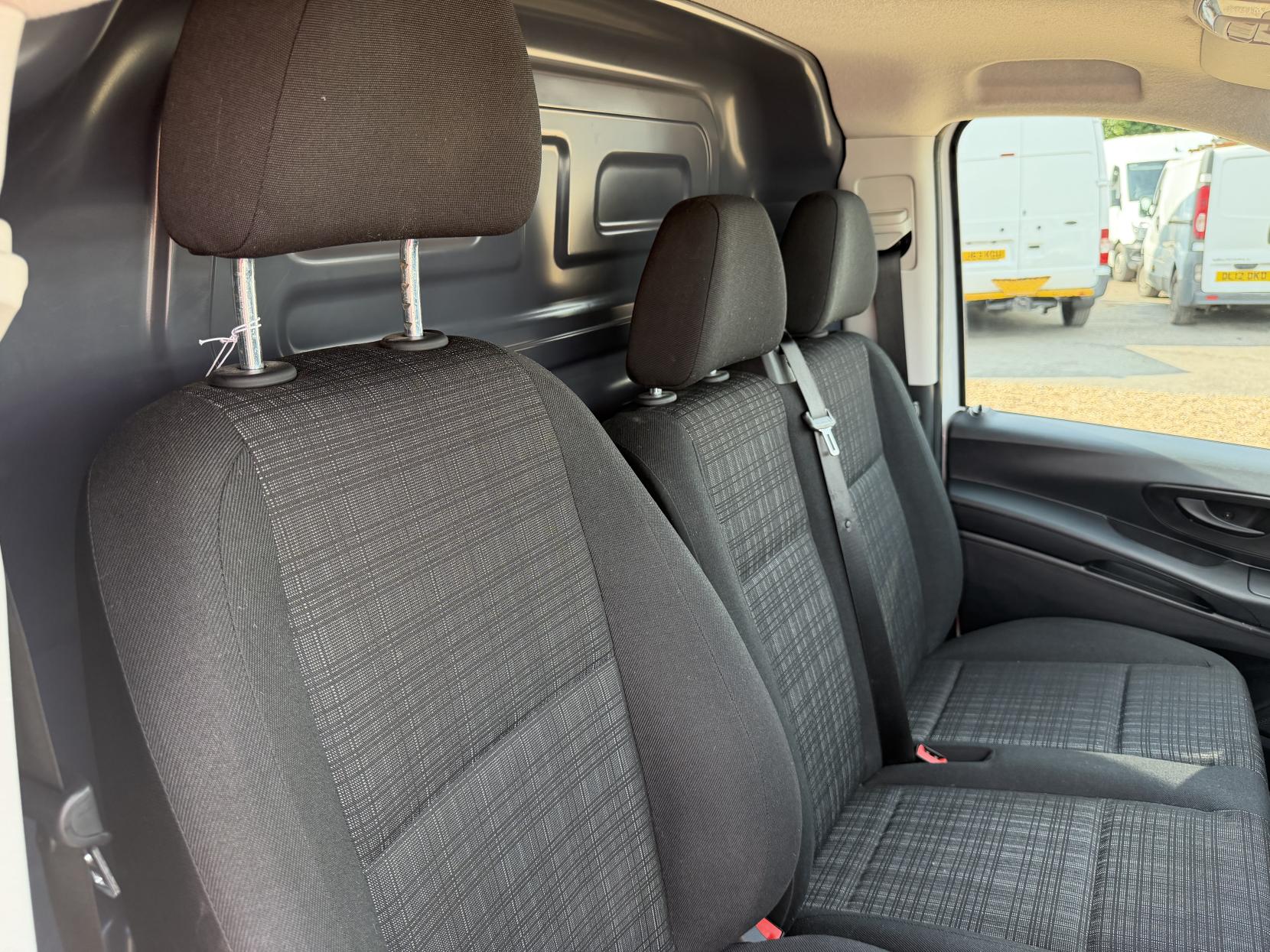 2017 Mercedes-Benz Vito 2.1 114 CDI BlueTEC Panel Van 5dr Diesel Manual RWD L3 Euro 6 (s/s) (136 ps) - Thumbnail 15