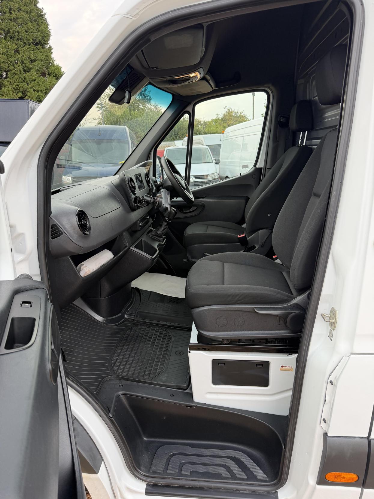2020 Mercedes-Benz Sprinter 2.1 311 CDI Panel Van 5dr Diesel Manual RWD L3 H2 Euro 6 (114 ps) - Thumbnail 31