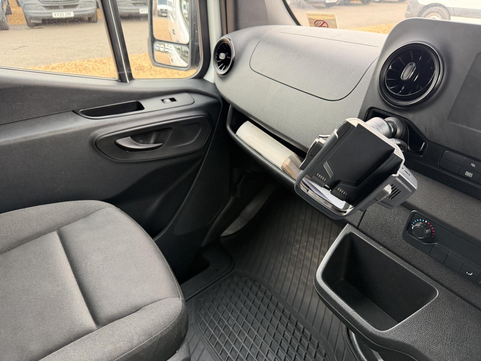 2020 Mercedes-Benz Sprinter 2.1 311 CDI Panel Van 5dr Diesel Manual RWD L3 H2 Euro 6 (114 ps) - Thumbnail 29