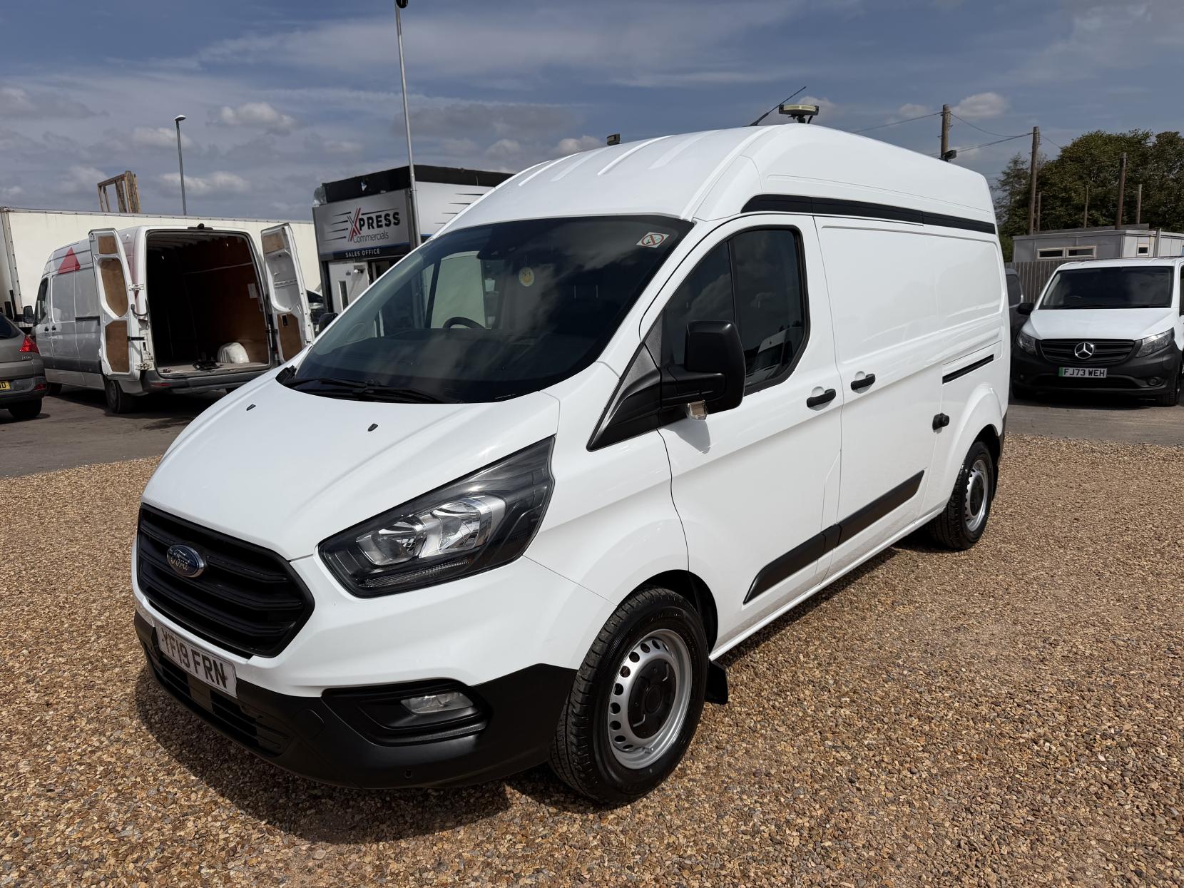 2019 Ford Transit Custom 2.0 320 EcoBlue Panel Van 5dr Diesel Manual L2 H2 Euro 6 (130 ps) - Thumbnail 7