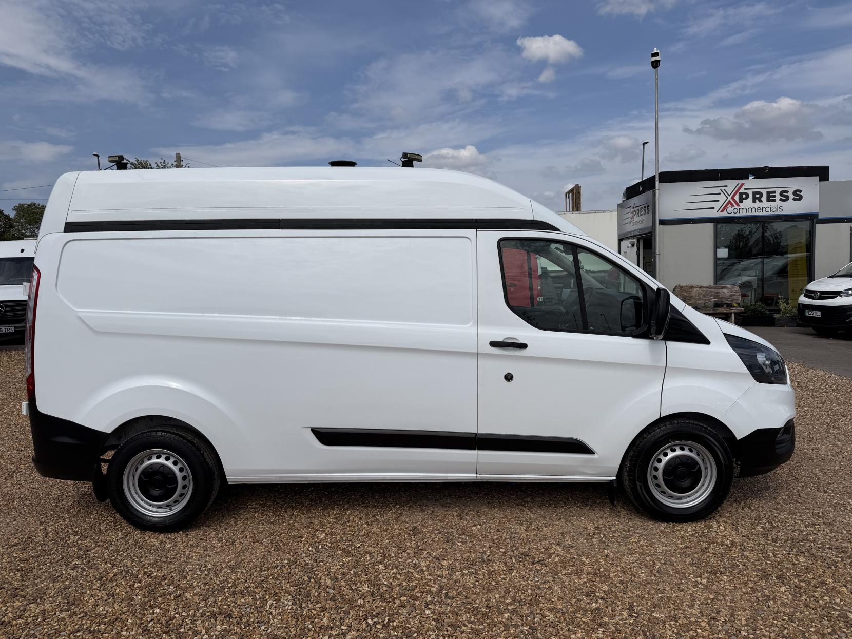 2019 Ford Transit Custom 2.0 320 EcoBlue Panel Van 5dr Diesel Manual L2 H2 Euro 6 (130 ps) - Thumbnail 11