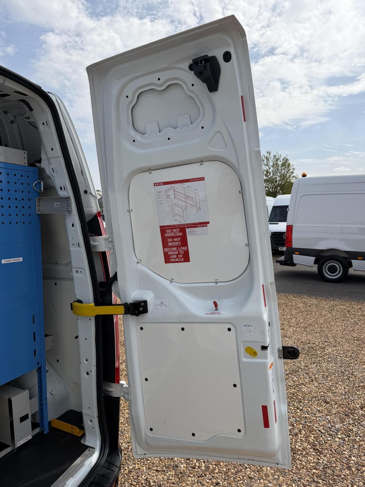 2019 Ford Transit Custom 2.0 320 EcoBlue Panel Van 5dr Diesel Manual L2 H2 Euro 6 (130 ps) - Thumbnail 47