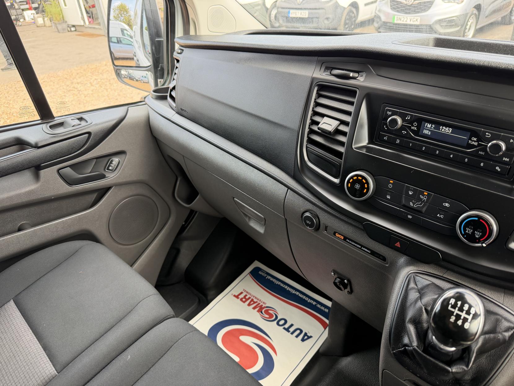 2019 Ford Transit Custom 2.0 320 EcoBlue Panel Van 5dr Diesel Manual L2 H2 Euro 6 (130 ps) - Thumbnail 27