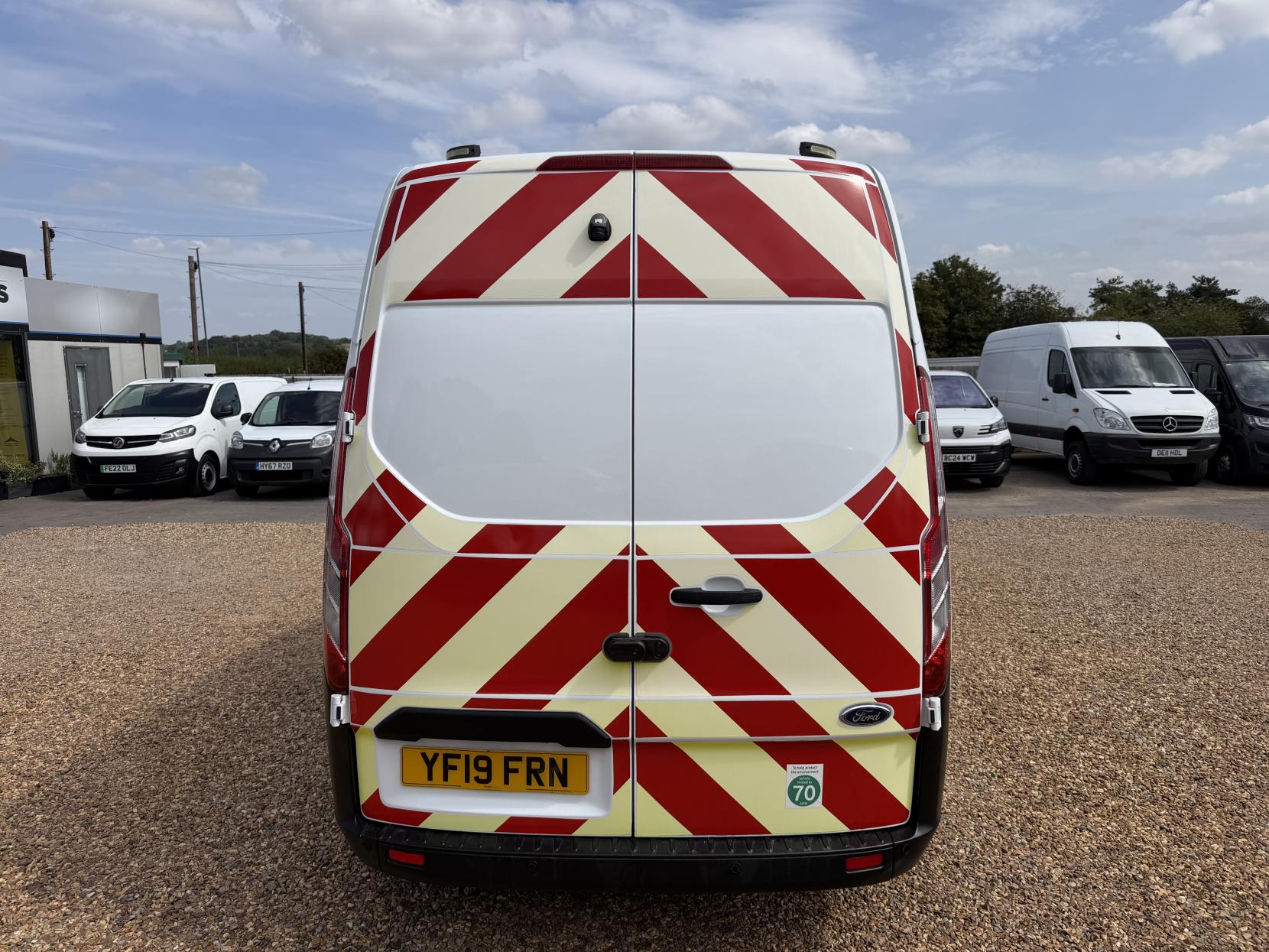 2019 Ford Transit Custom 2.0 320 EcoBlue Panel Van 5dr Diesel Manual L2 H2 Euro 6 (130 ps) - Thumbnail 10