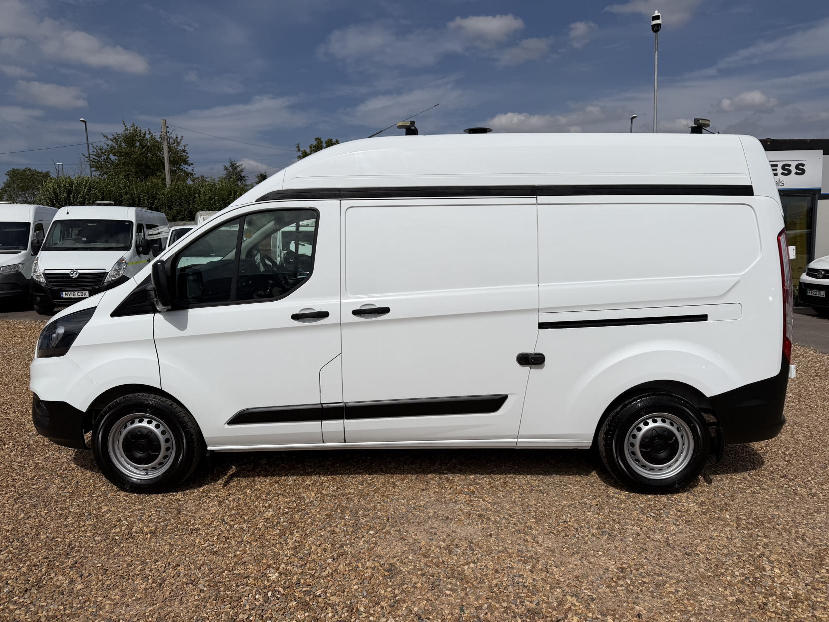 2019 Ford Transit Custom 2.0 320 EcoBlue Panel Van 5dr Diesel Manual L2 H2 Euro 6 (130 ps) - Thumbnail 8
