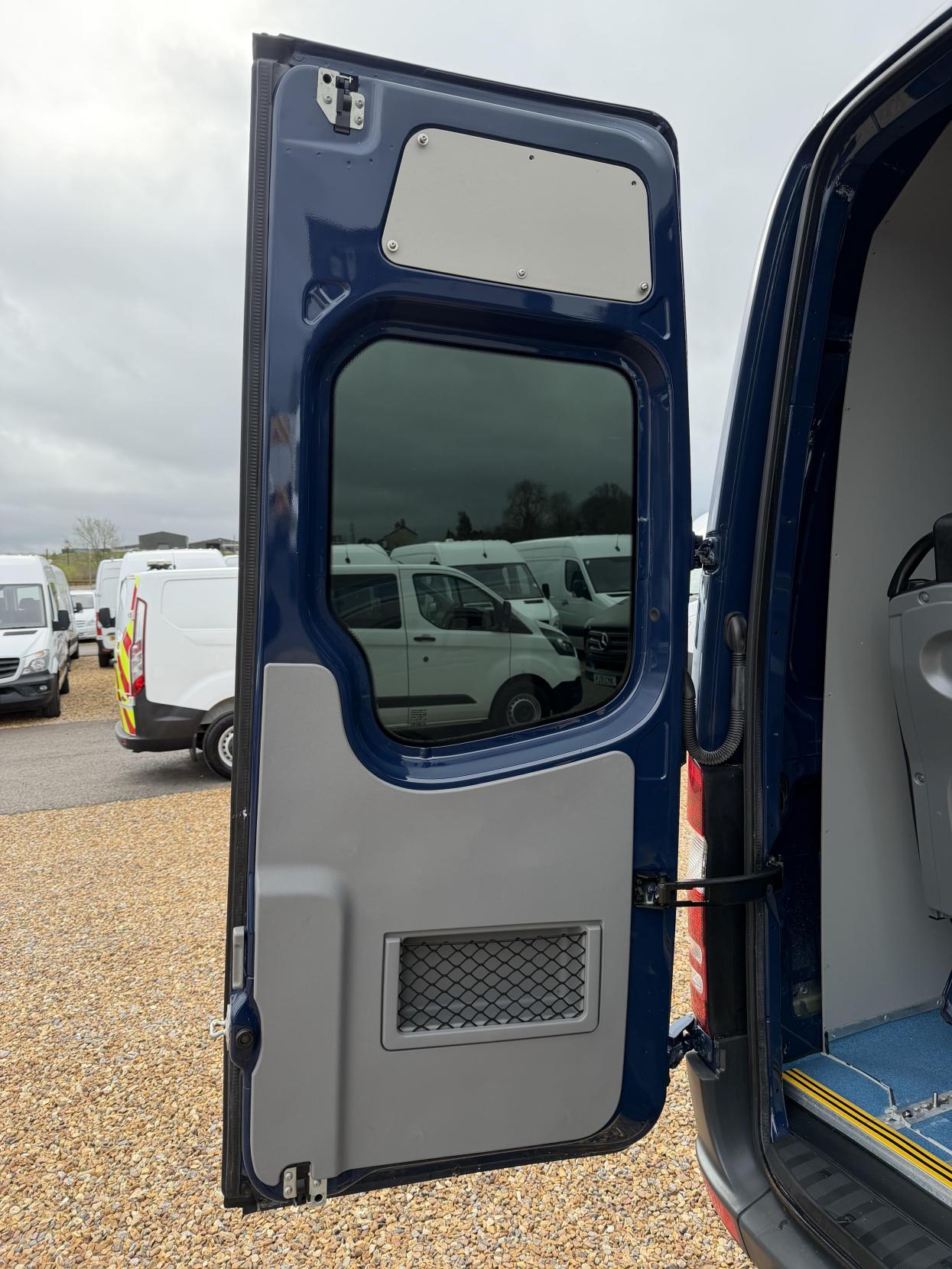 Mercedes-Benz Sprinter 2.1 313 CDi Panel Van 4dr Diesel Manual RWD L2 (129 bhp)