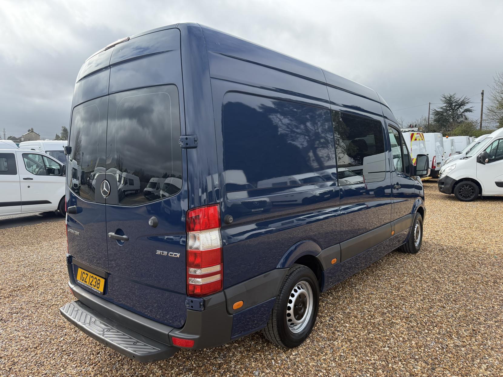 Mercedes-Benz Sprinter 2.1 313 CDi Panel Van 4dr Diesel Manual RWD L2 (129 bhp)