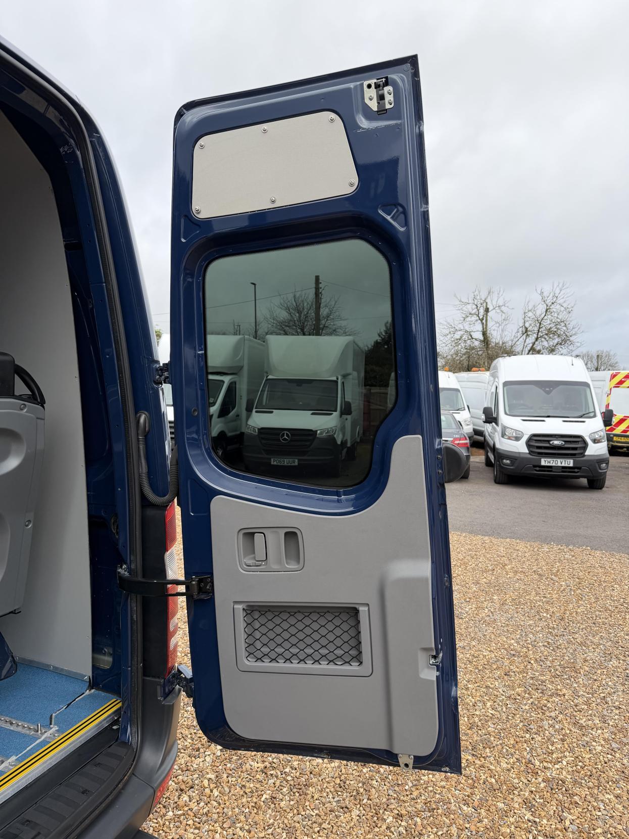 Mercedes-Benz Sprinter 2.1 313 CDi Panel Van 4dr Diesel Manual RWD L2 (129 bhp)