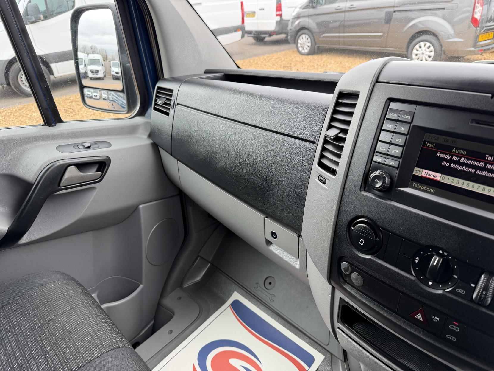 Mercedes-Benz Sprinter 2.1 313 CDi Panel Van 4dr Diesel Manual RWD L2 (129 bhp)