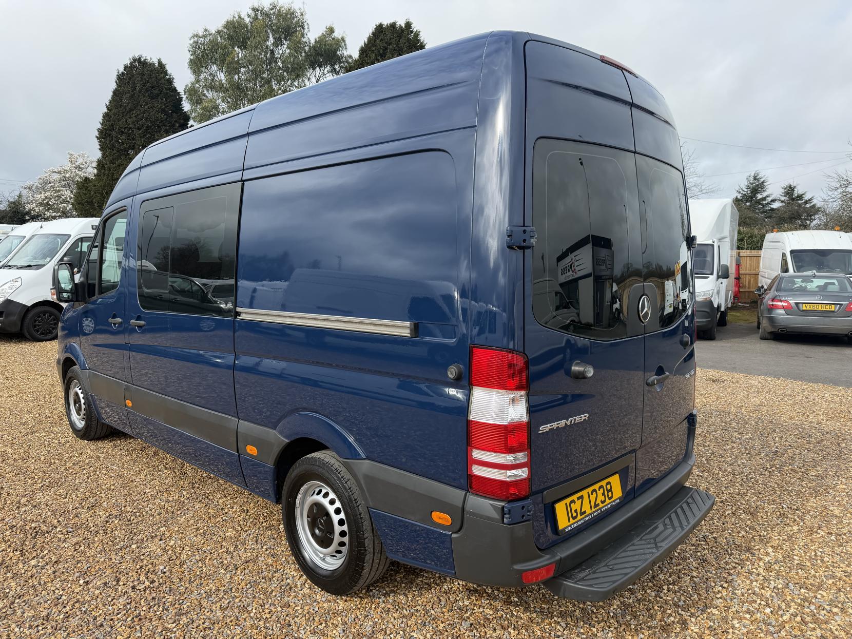 Mercedes-Benz Sprinter 2.1 313 CDi Panel Van 4dr Diesel Manual RWD L2 (129 bhp)