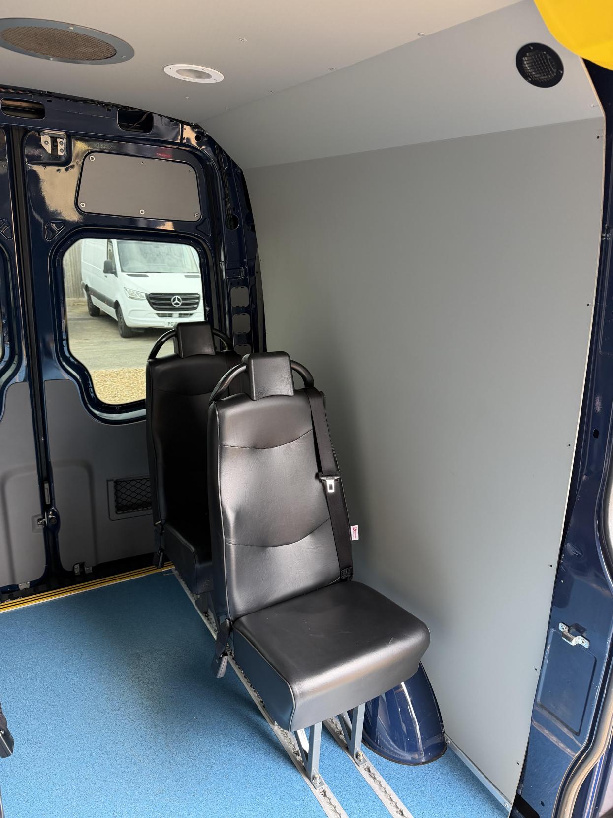 Mercedes-Benz Sprinter 2.1 313 CDi Panel Van 4dr Diesel Manual RWD L2 (129 bhp)